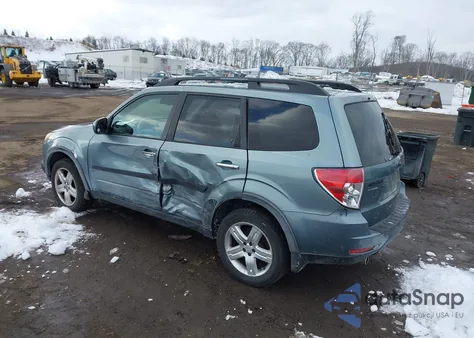 2010 Subaru Forester 2.5X Limited z USA, uszkodzony, nr VIN JF2SH6DC1AH907031